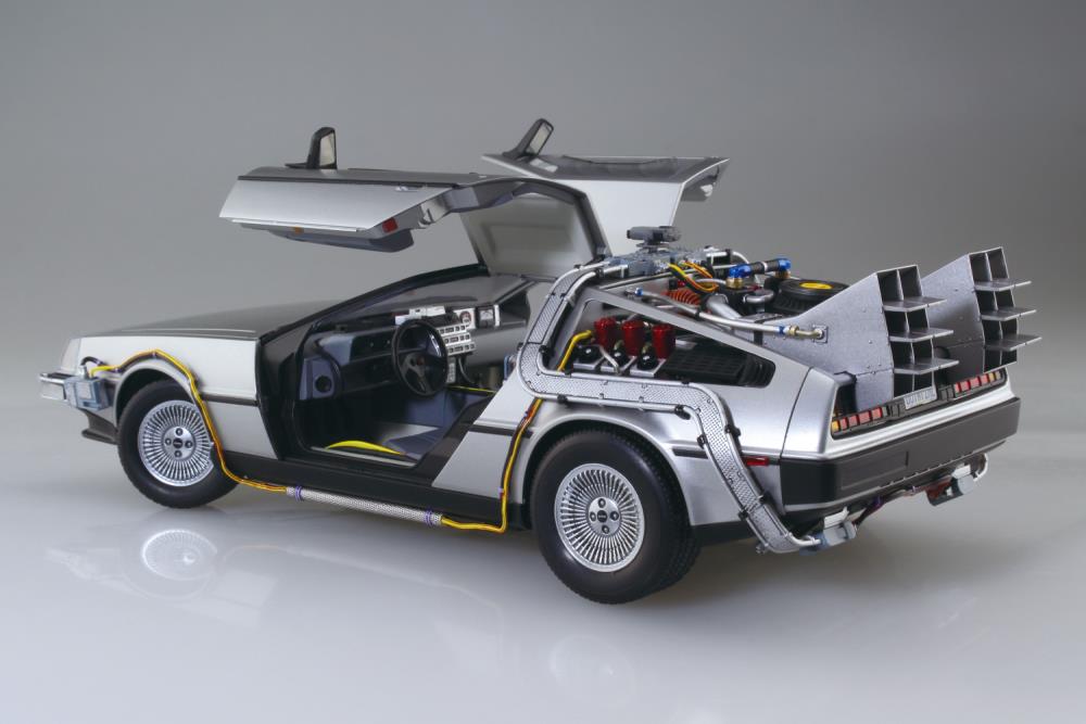 Aoshima 1/24 Back to the Future - DeLorean