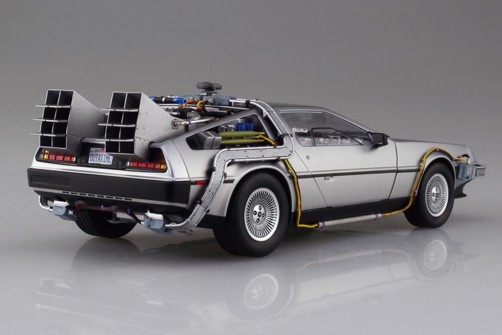 Aoshima 1/24 Back to the Future - DeLorean