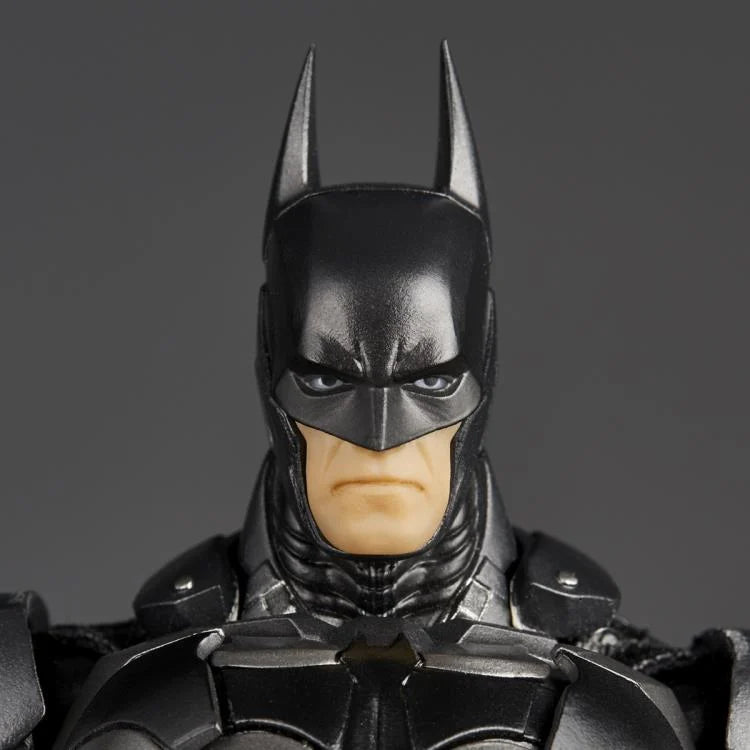 Revoltech Amazing Yamaguchi DC - Batman (Batman Arkham Knight Version) [Damaged Box]