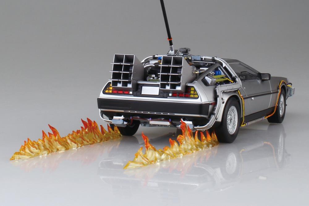 Aoshima 1/24 Back to the Future - DeLorean