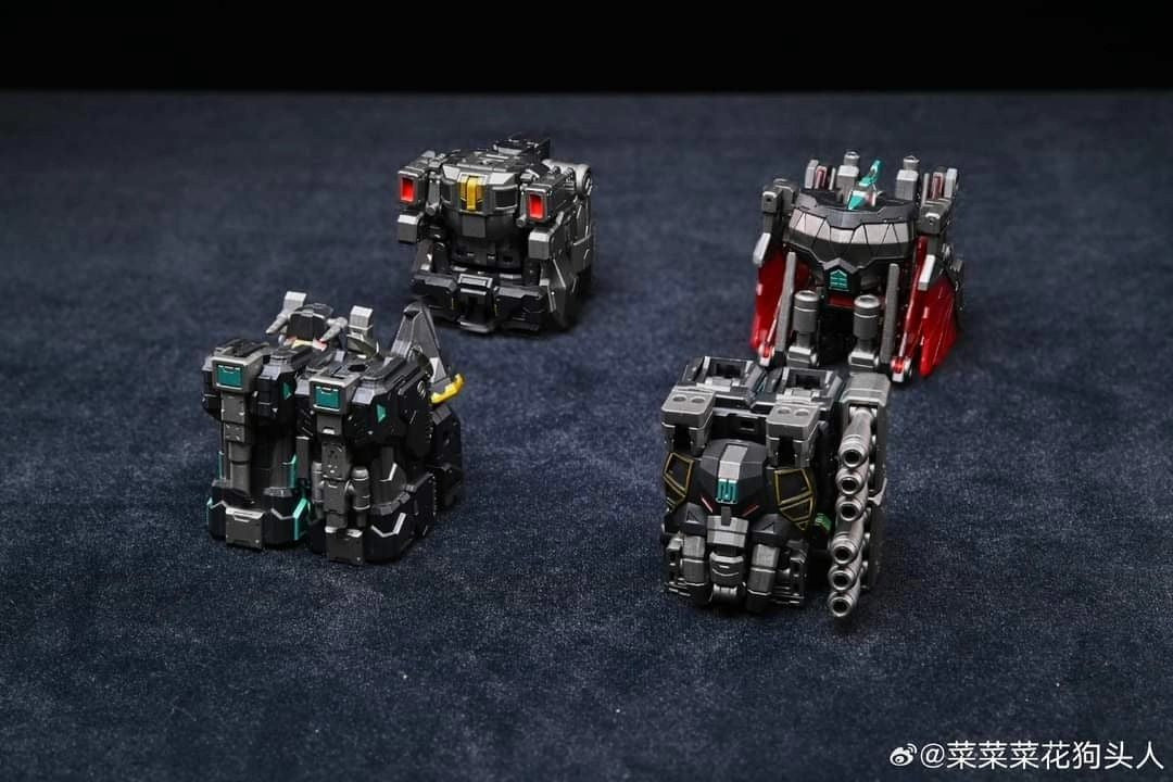 Micro Cosmos Beast Lord (Megazord) Black Version