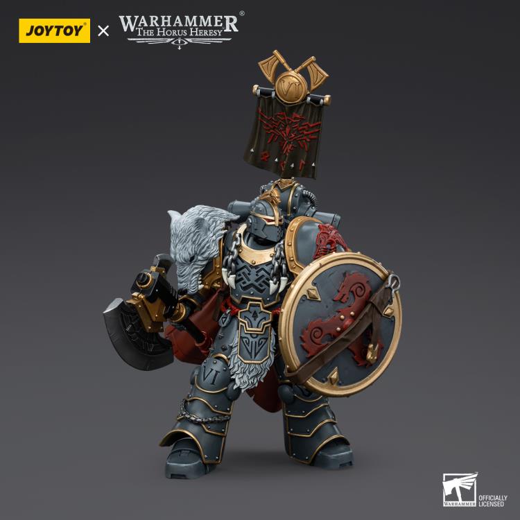 Joytoy 1/18 Warhammer The Horus Heresy Space Wolves Legion Praetor with Power Axe and Combat Shield