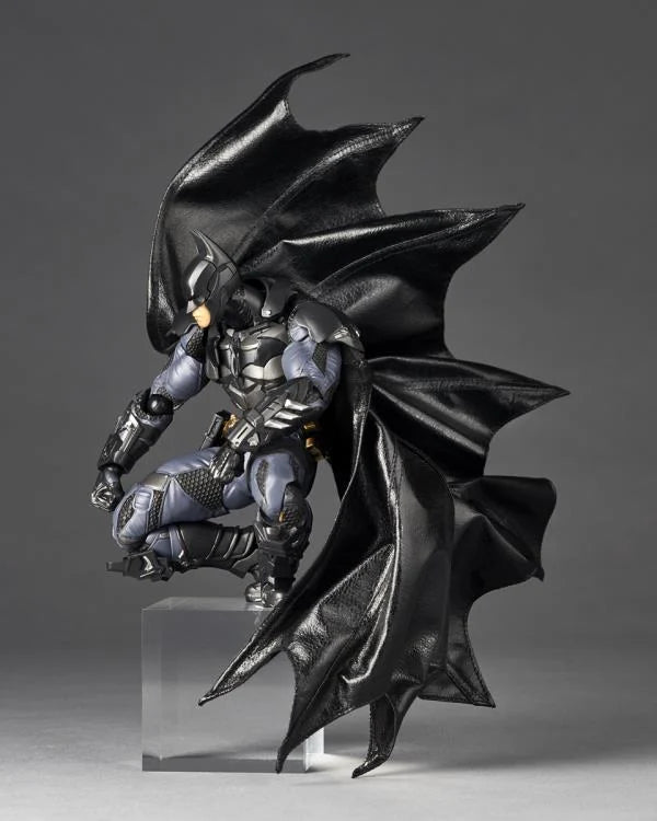 Revoltech Amazing Yamaguchi DC - Batman (Batman Arkham Knight Version) [Damaged Box]