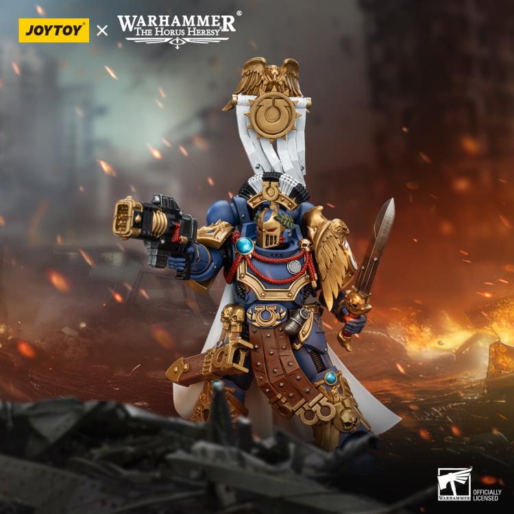 Joytoy 1/18 Warhammer The Horus Heresy Ultramarines Legion Praetor with Power Sword and Volkite Serpenta