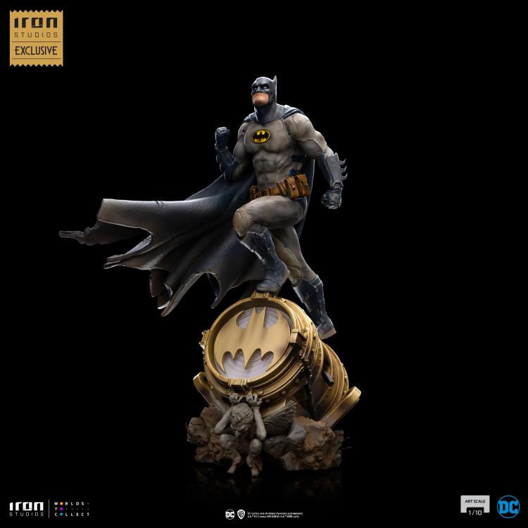 Iron Studios Art Scale 1/10 DC Batman on Bat-Signal Deluxe CCXP Exclusive Limited Edition