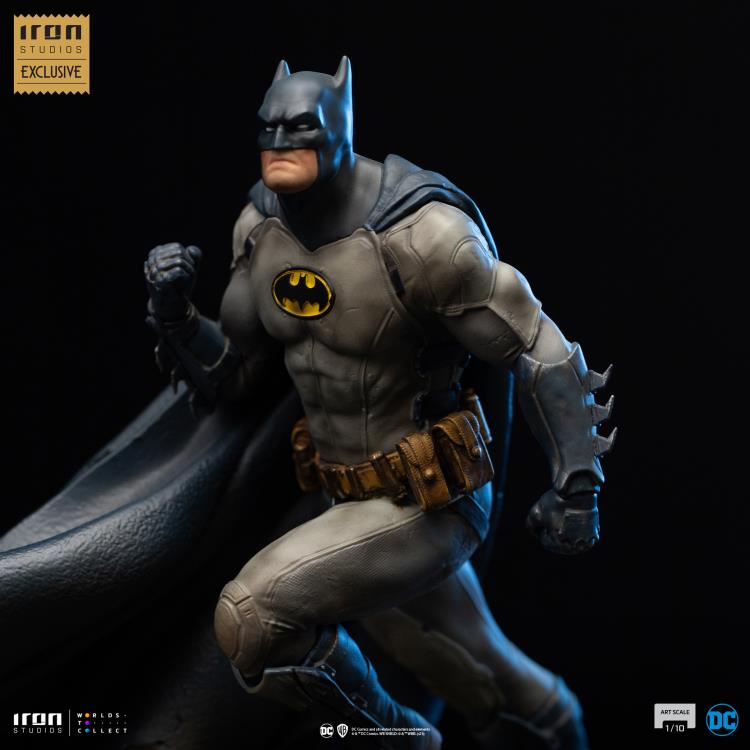 Iron Studios Art Scale 1/10 DC Batman on Bat-Signal Deluxe CCXP Exclusive Limited Edition