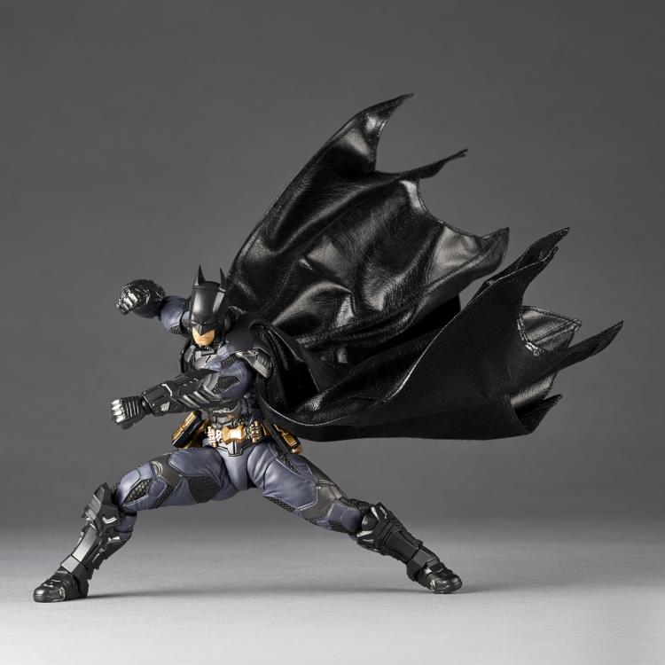 Revoltech Amazing Yamaguchi DC - Batman (Batman Arkham Knight Version) [Damaged Box]