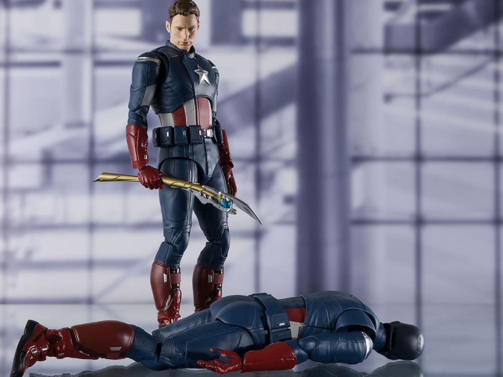 SH Figuarts Marvel Avengers Endgame Captain America vs Captain America