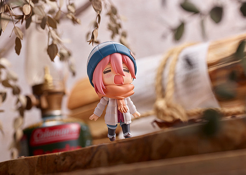 Nendoroid Laid Back Camp Nadeshiko Kagamihara Solo Camp Version DX